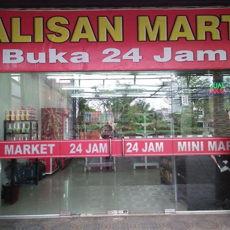 Wisma Bintang Lima Pekanbaru Ngoại thất bức ảnh