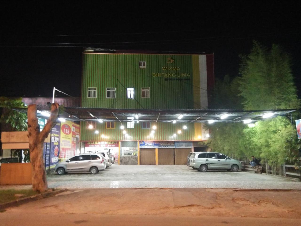 Wisma Bintang Lima Pekanbaru Ngoại thất bức ảnh